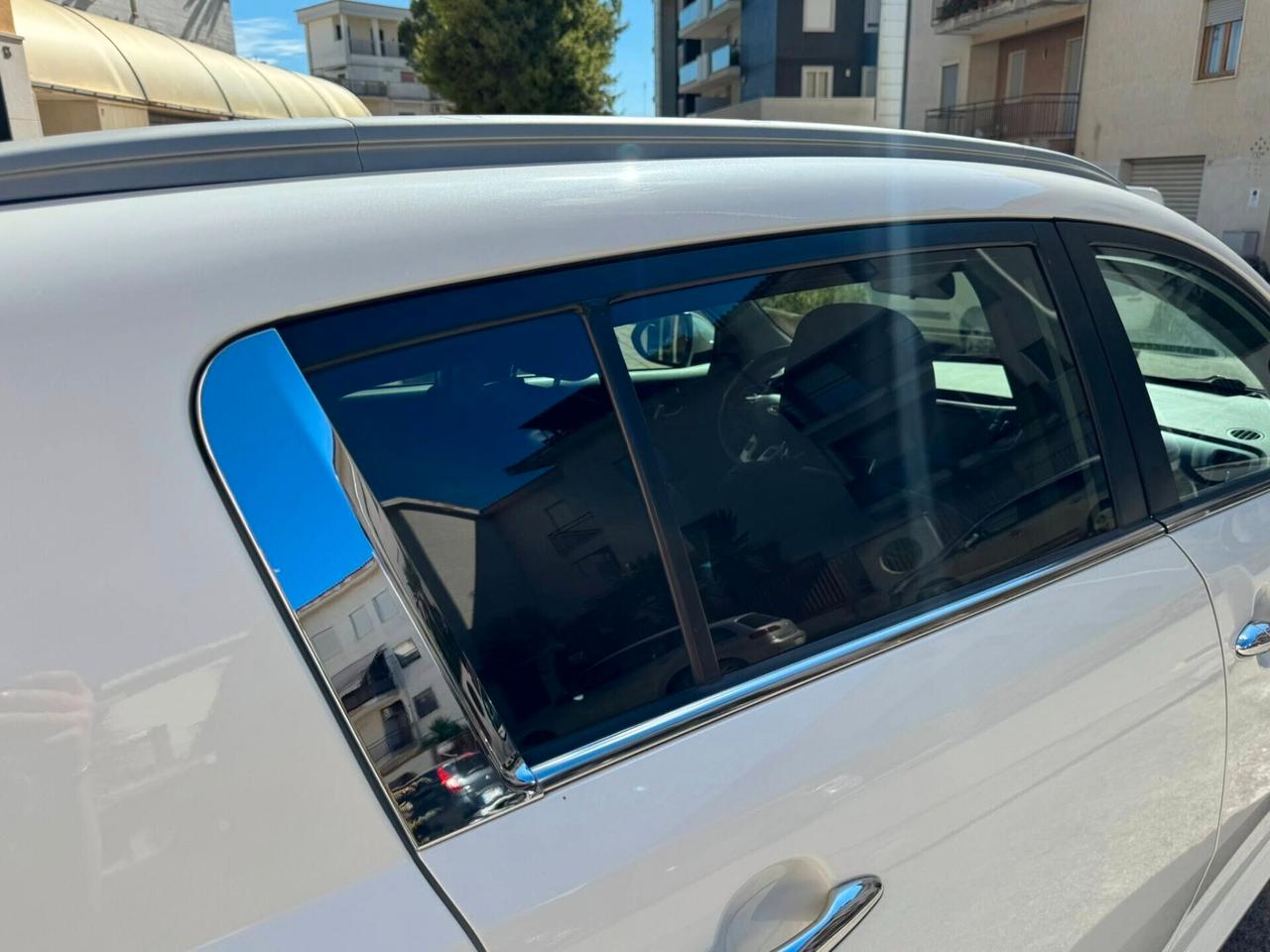 KIA SPORTAGE 1.7 CRDI 115 CV NAVI+RETROC.+CERCHI+PELLE