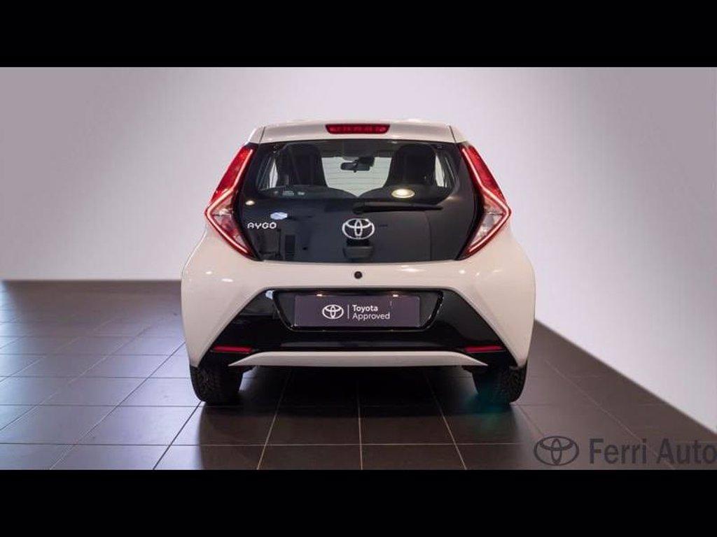 TOYOTA Aygo 5p 1.0 x-play 72cv del 2021