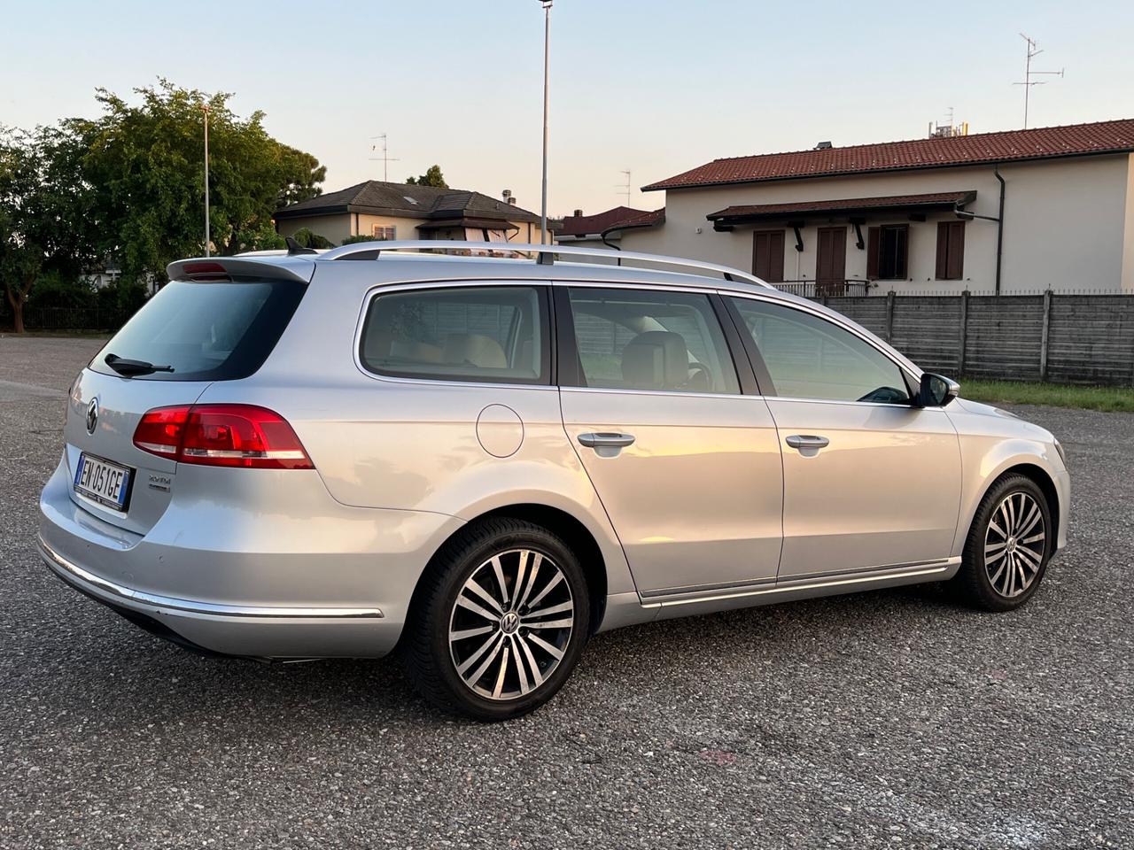 Volkswagen Passat 2.0 TDI DSG Highline - 140 CV