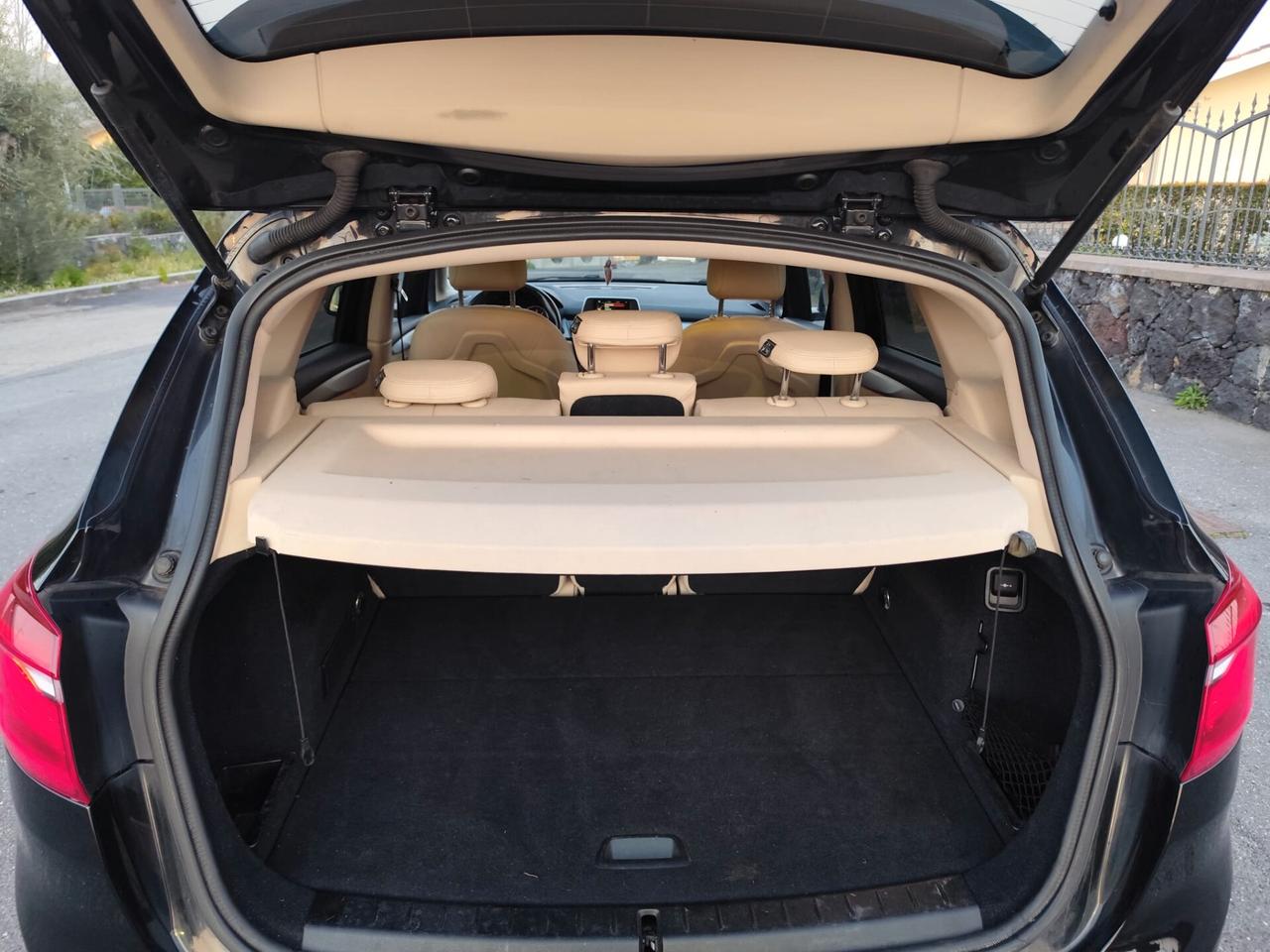 Bmw 2er Active Tourer 214d Advantage