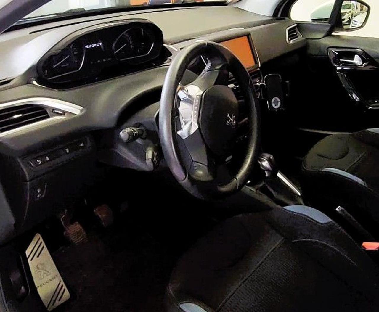 PEUGEOT 208 1° serie PureTech 82 5 porte Allure