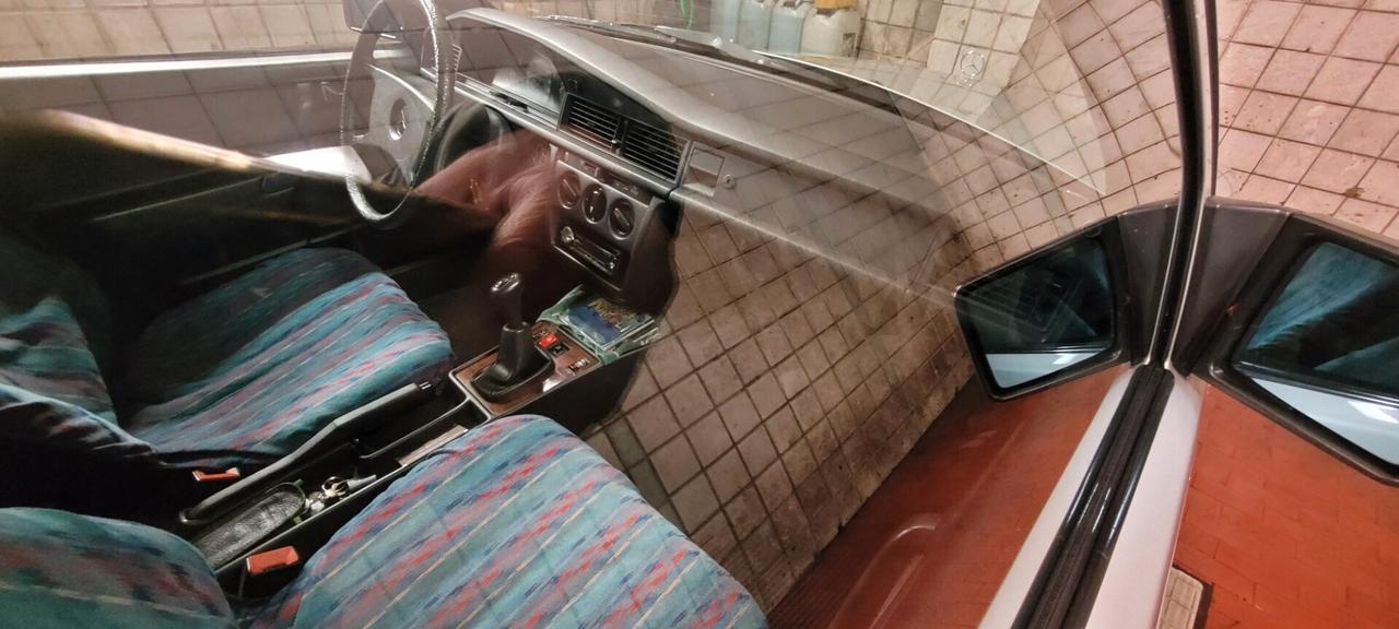 Mercedes-benz 190 2.0 E