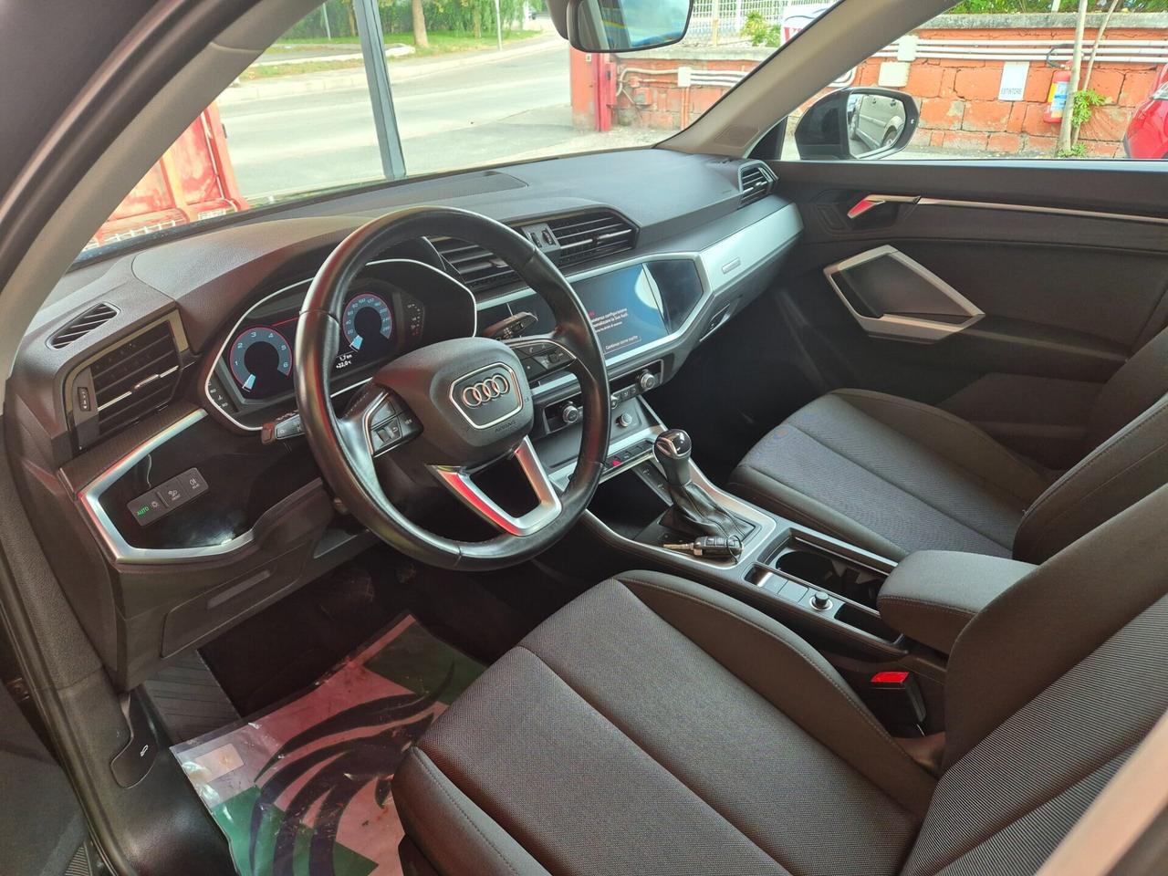 Audi Q3 35 TDI S tronic Business