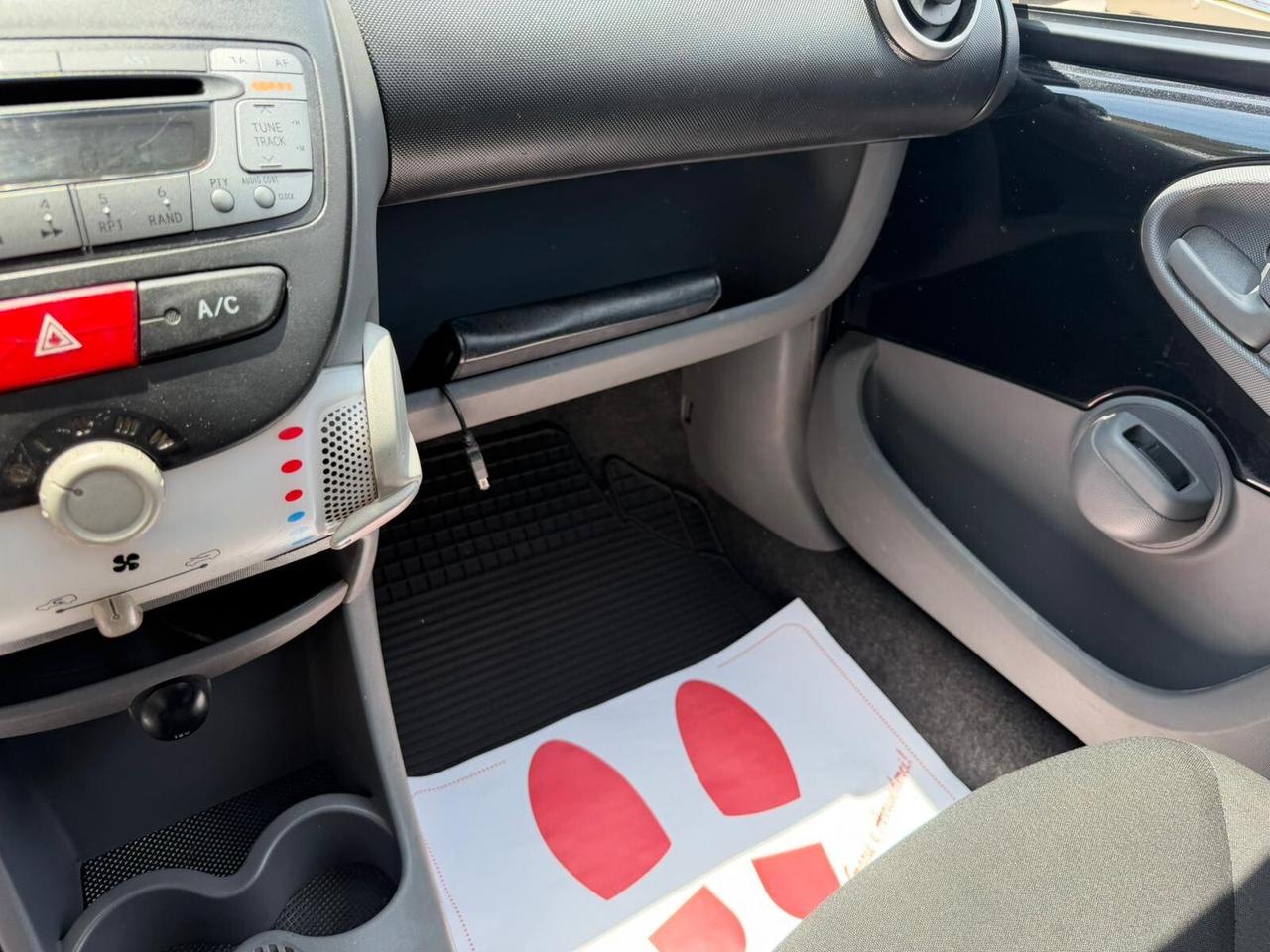Toyota Aygo 1.0 12V VVT-i 5 porte Now Connect