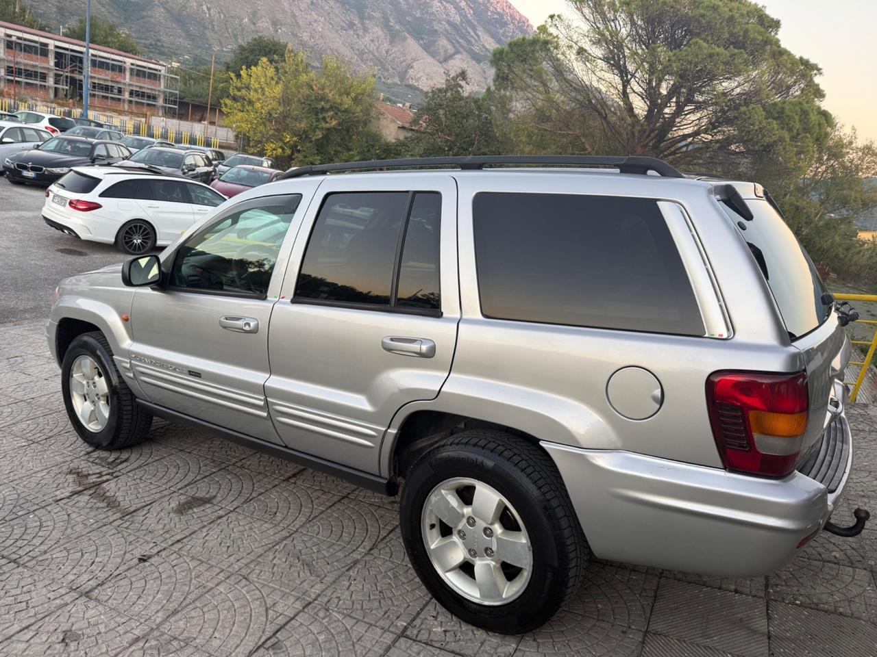 Jeep Grand Cherokee 2.7 diesel overland cat gancio traino omologato