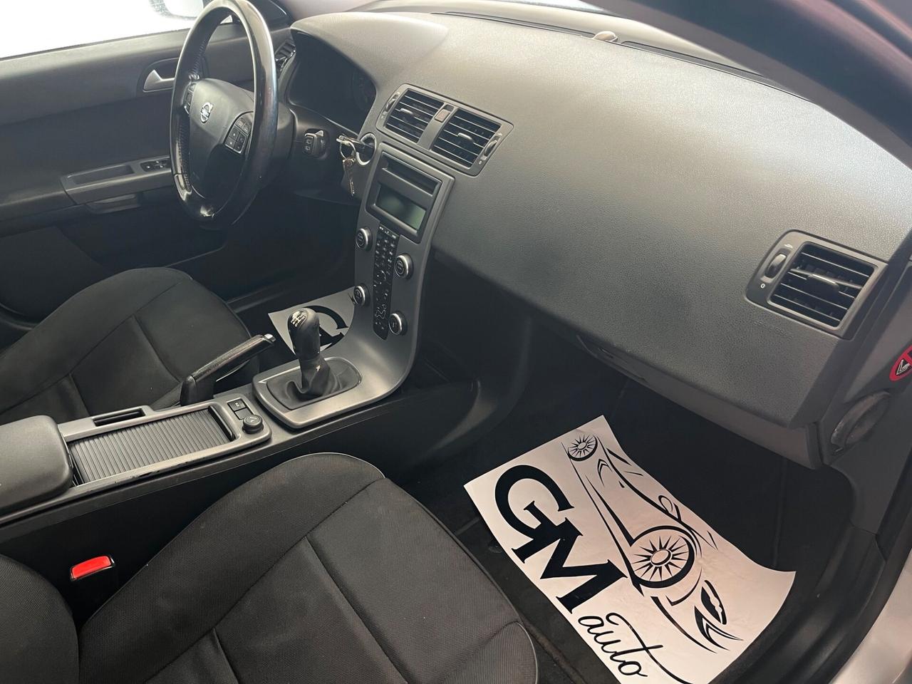 Volvo V50 D4 R-design