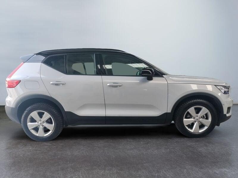 Volvo XC40 T2 Momentum Core