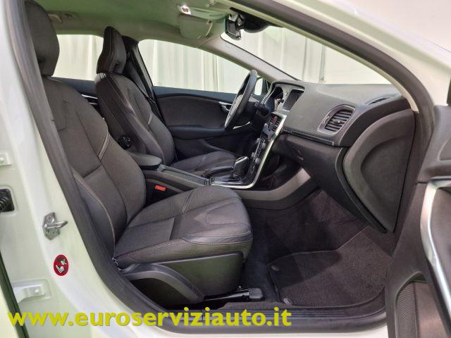 VOLVO V40 Cross Country D2 Geartronic Business