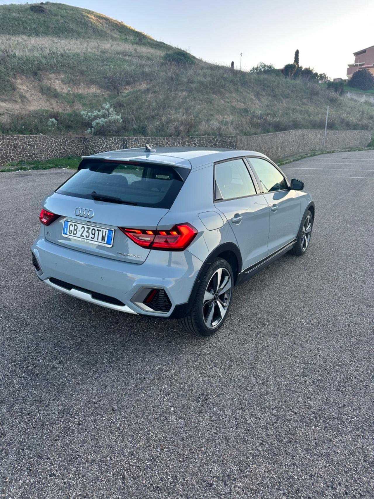 Audi A1 citycarver 30 TFSI S tronic Admired