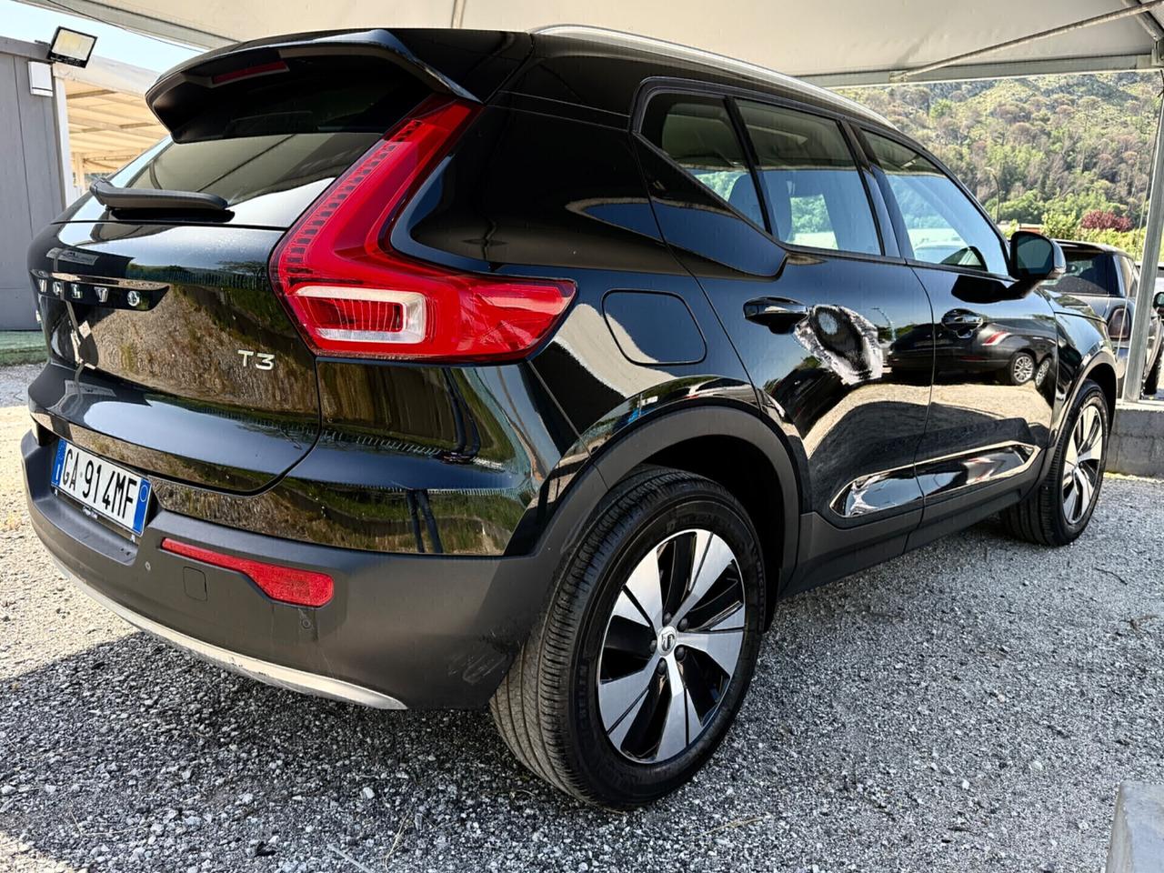 Volvo XC40 T3 *LED*CERCHI18*UNIPRO