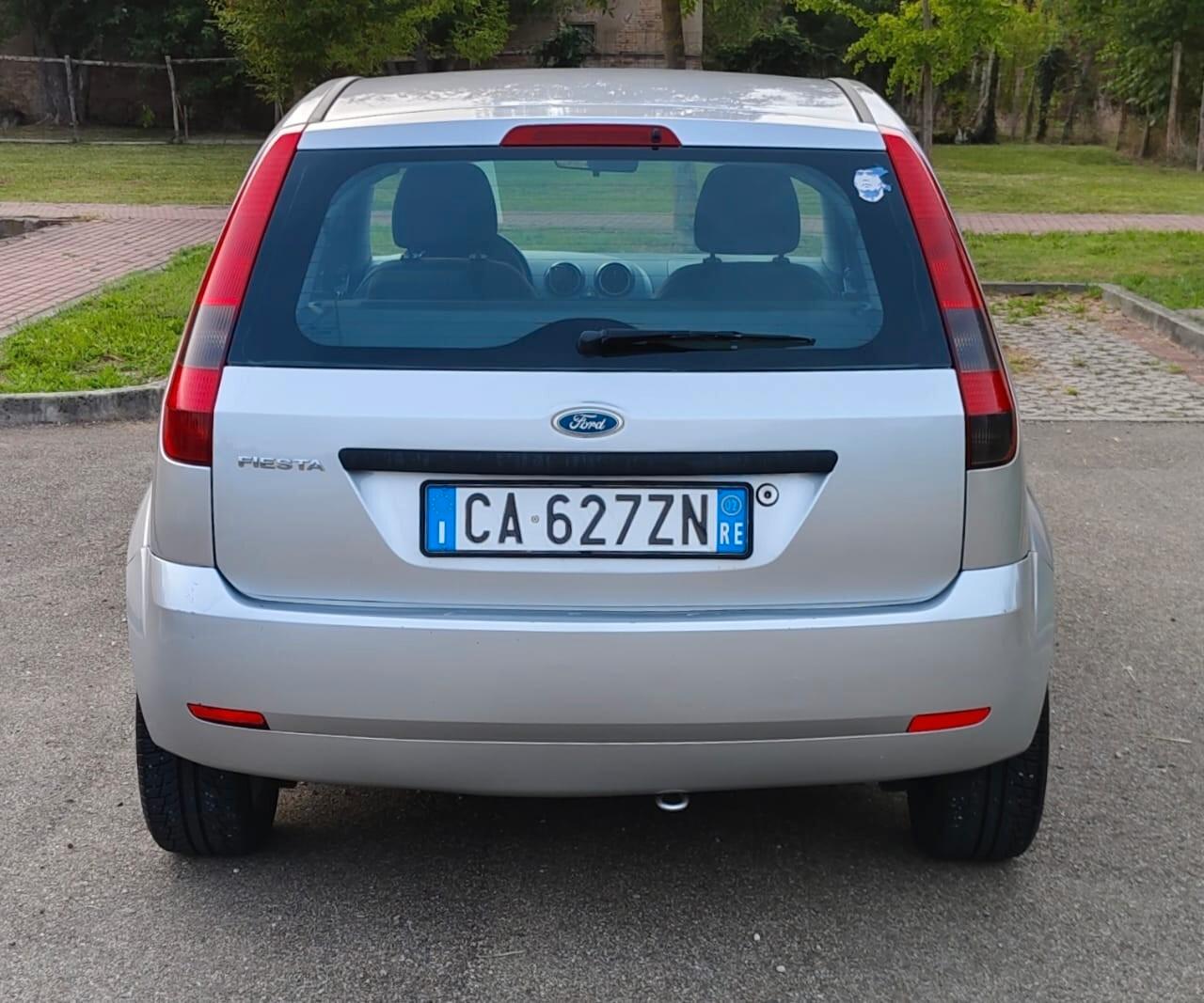 Ford Fiesta 1.4 16V 5p. Ghia