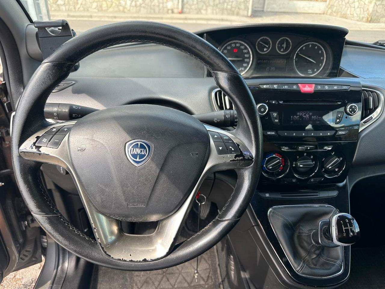 Lancia Ypsilon 1.2 69 CV 5 porte GPL Ecochic Gold-10/2012