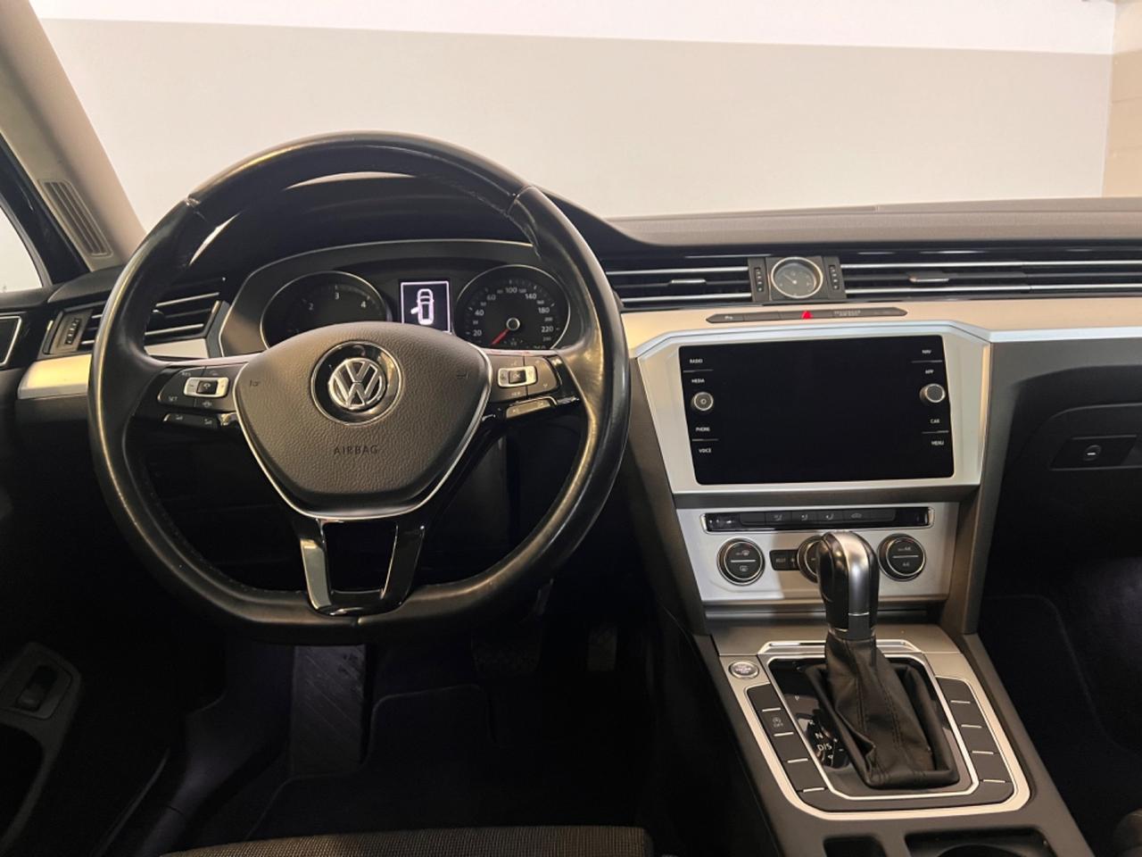 Volkswagen Passat 1.6 TDI SCR DSG Business BMT