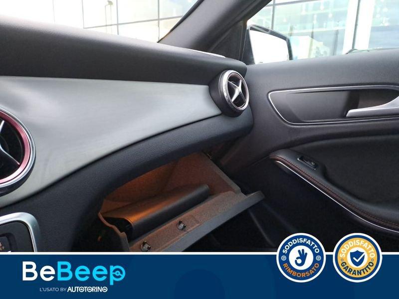 Mercedes-Benz GLA 200 D (CDI) PREMIUM 4MATIC AUTO