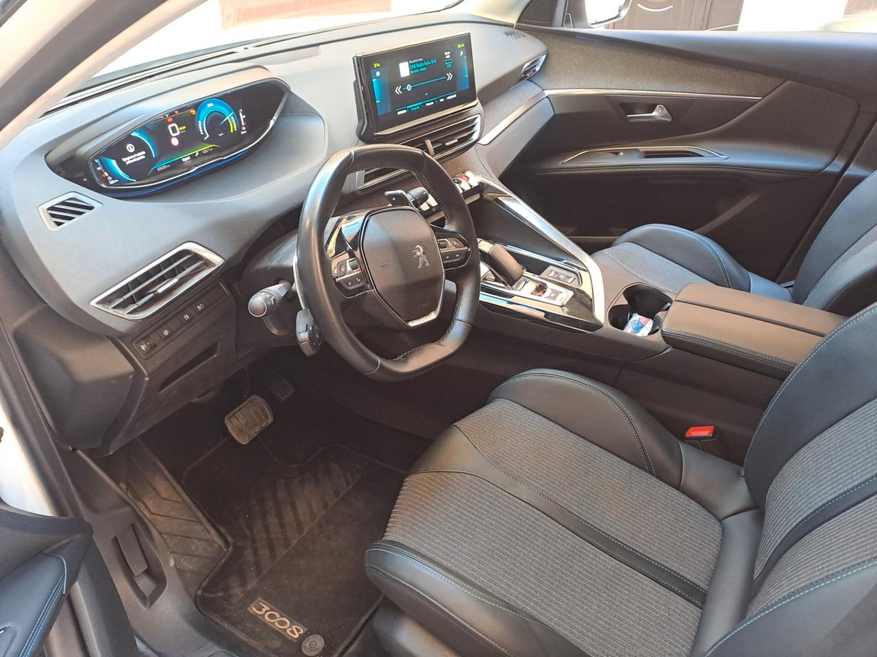 Peugeot 3008 Hybrid 225 e-EAT8 Allure