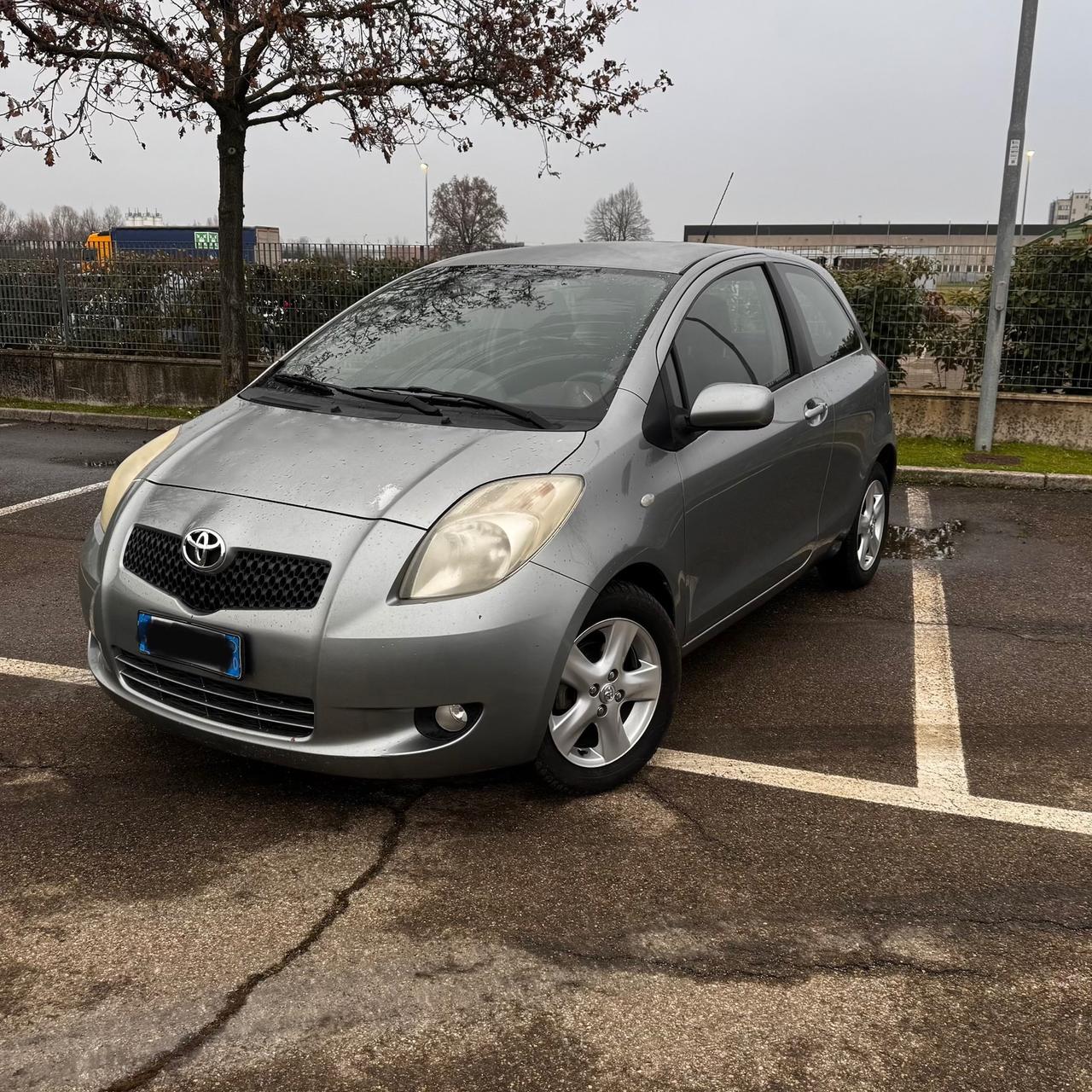 Toyota Yaris 1.0 3 porte Sol