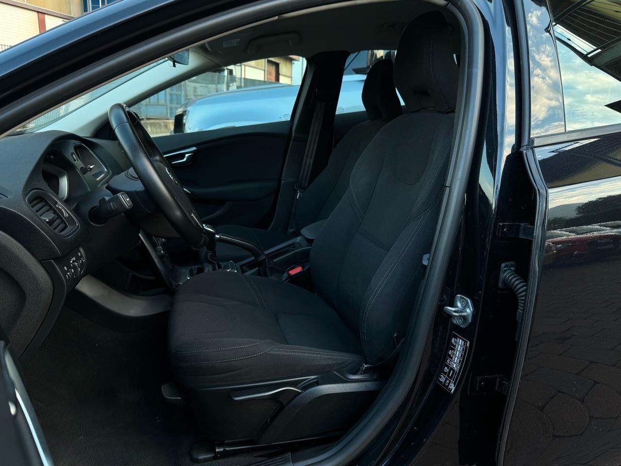 Volvo V40 D2 1.6 Momentum