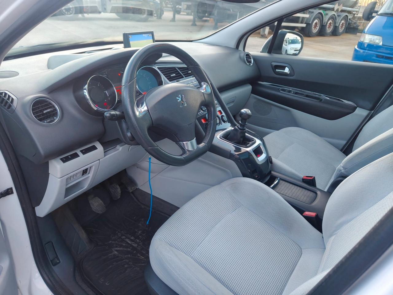 Peugeot 5008 1.6 HDi 115CV Business