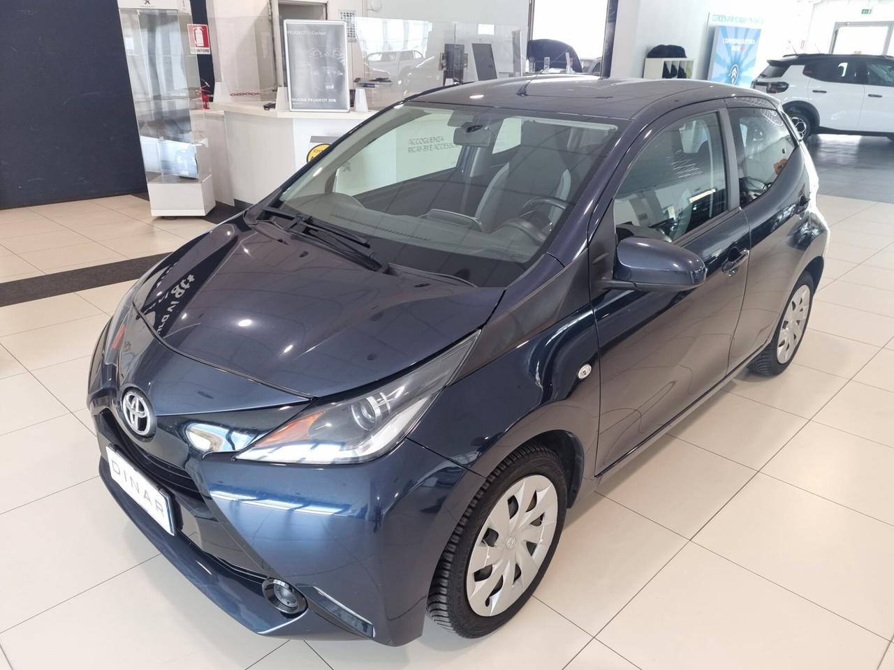 Toyota Aygo 1.0 VVT-i 69 CV 5 porte x-cool
