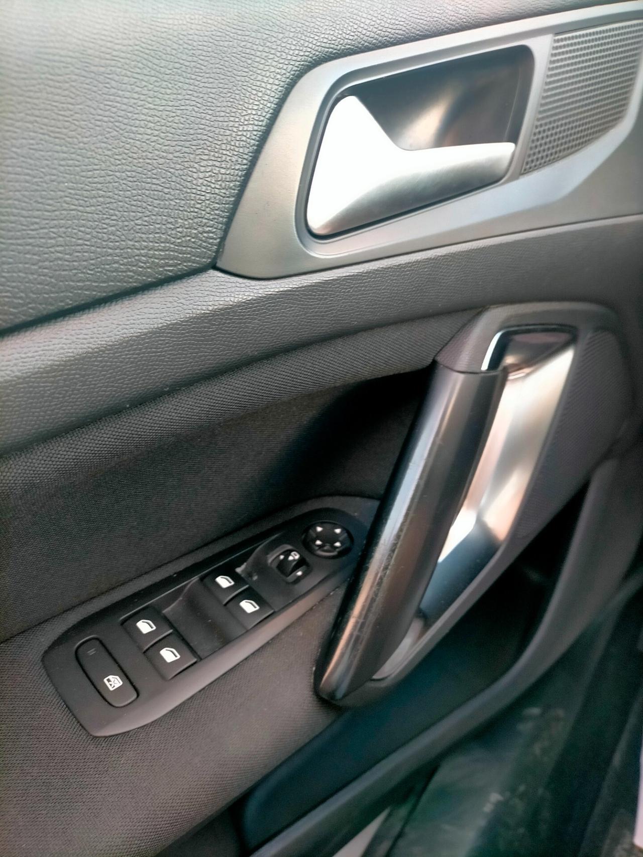 Peugeot 308 BlueHDi 120 S&S Business
