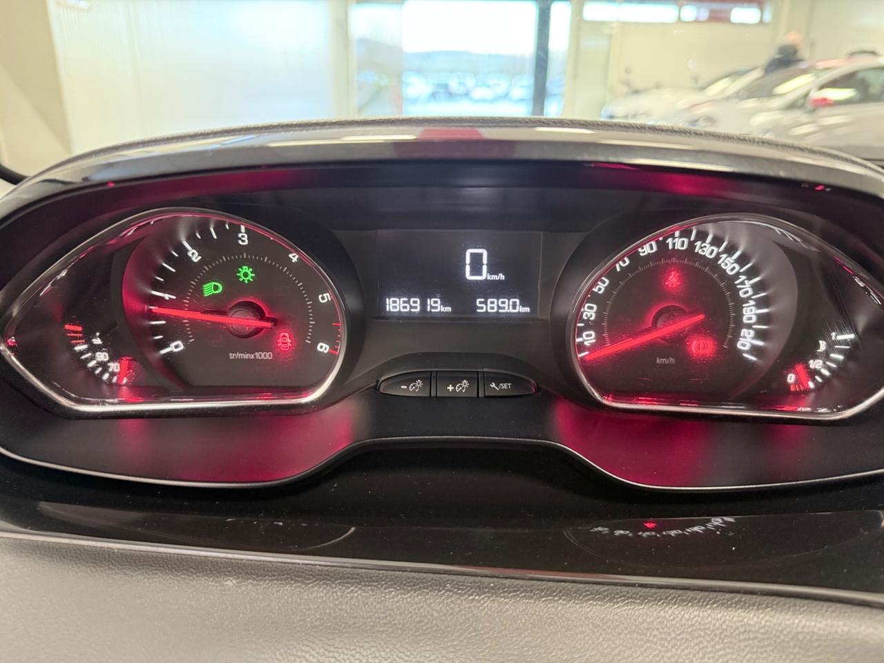 Peugeot 208 1.4 HDi 68 CV 5 porte Allure