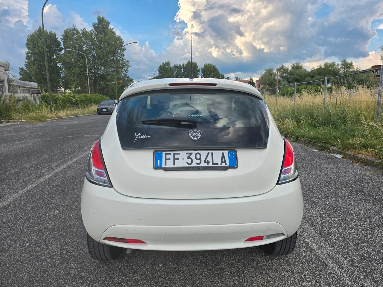 Lancia Ypsilon 1.2 Gpl