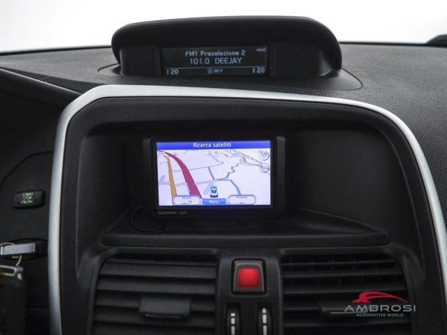 VOLVO XC60 2.4 D 175 CV FWD Momentum - PER OPERATORI DEL SETT