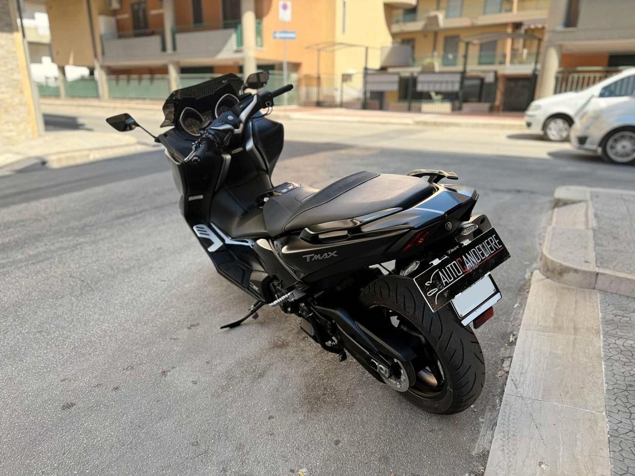 Yamaha TMAX SX