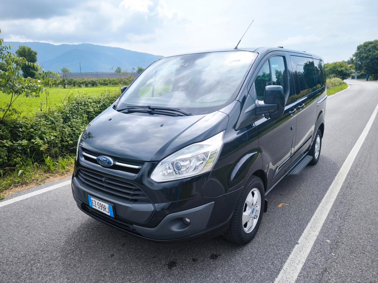 FORD TOURNEO CUSTOM 2,2 TDCI 155CV- TITANIUM- 8 POSTI