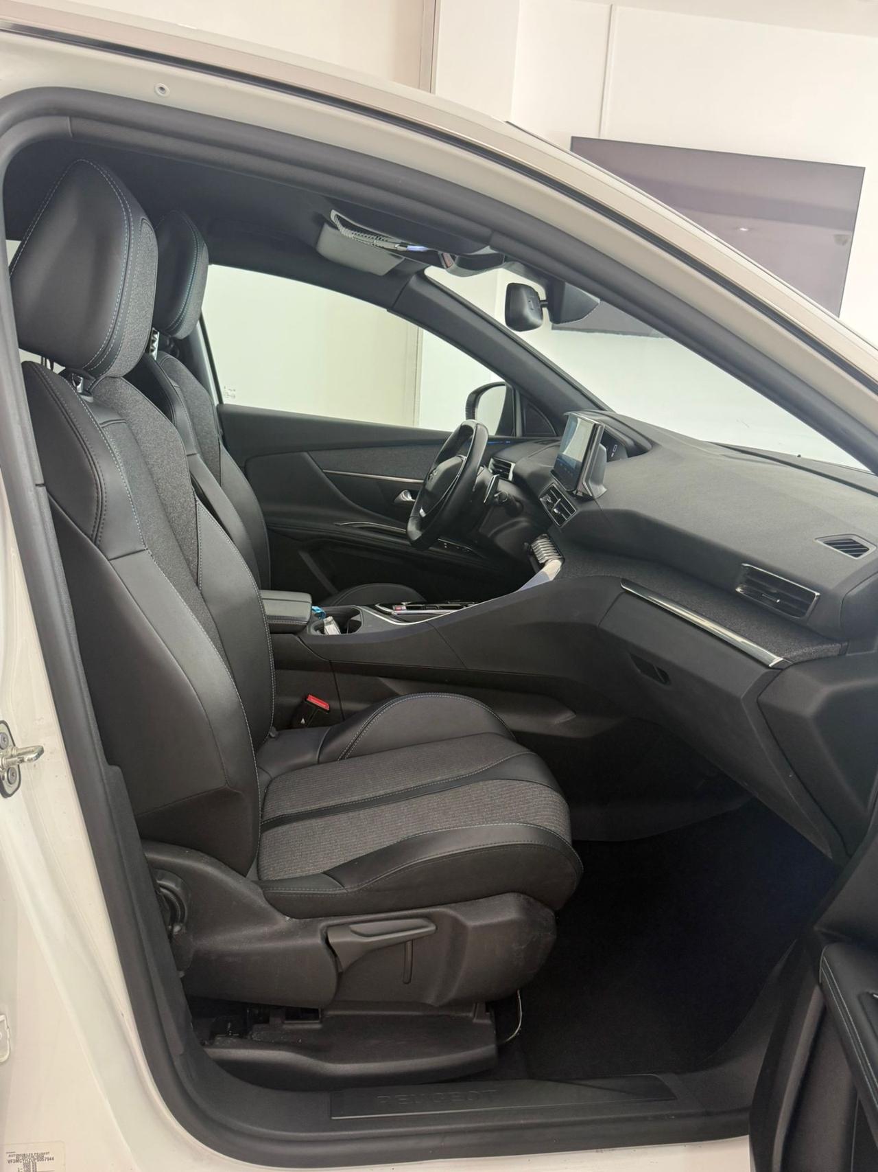 Peugeot 3008 BlueHDi 130 S&S EAT8 Allure Pack 2023
