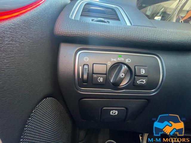 VOLVO XC60 D4 AWD doppio treno di gomme