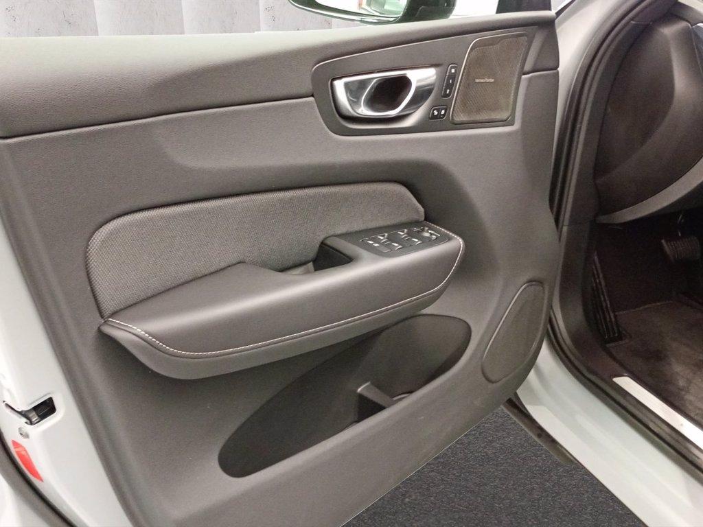 VOLVO XC60 2.0 b5 Plus Dark awd auto del 2025