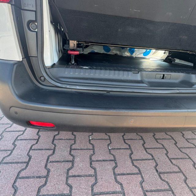 PEUGEOT Expert TRAVELLER 1.5 BlueHDi 120 S&S PC-TN COMBI COMPACT