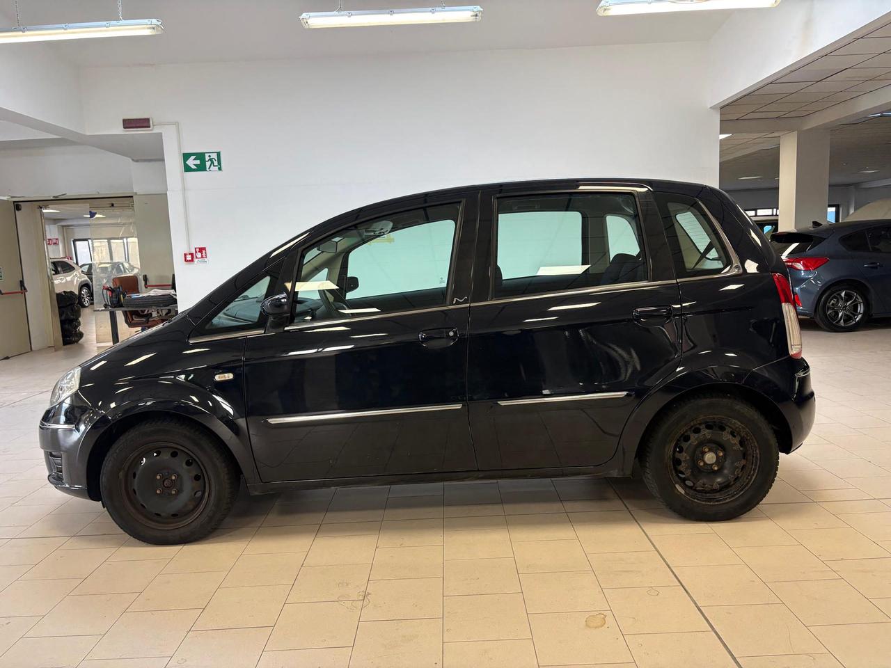 Lancia Musa 1.4 8v Diva (argento)