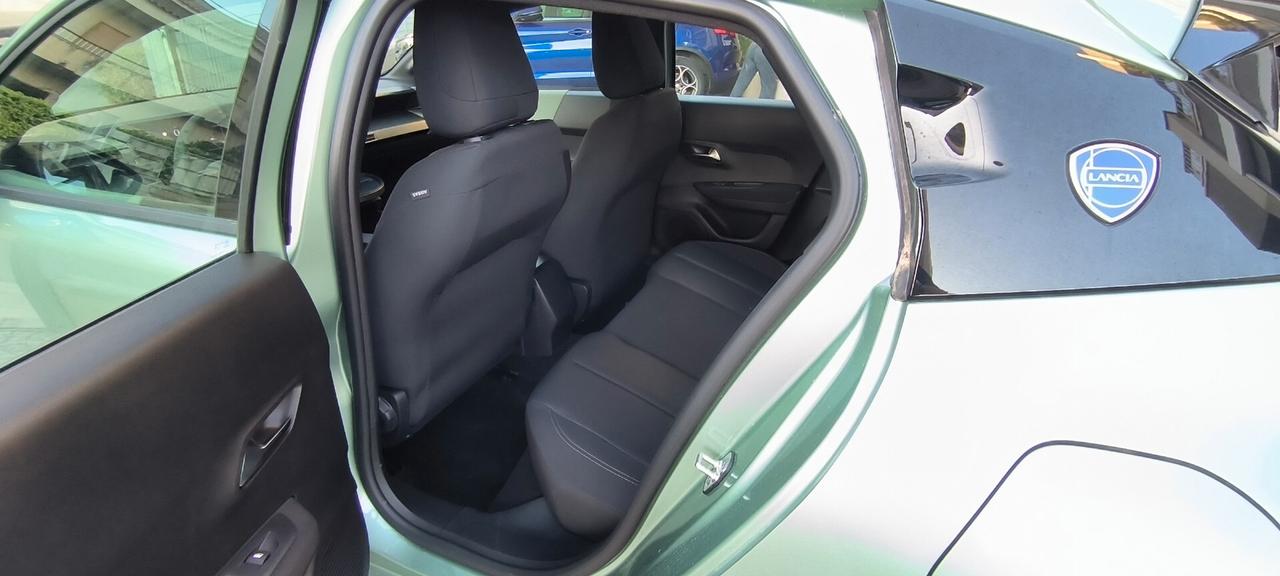 Lancia Ypsilon Hybrid e-DCT