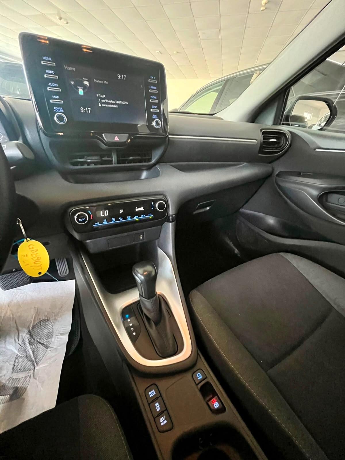 Toyota Yaris 1.5 Hybrid 5 porte Business