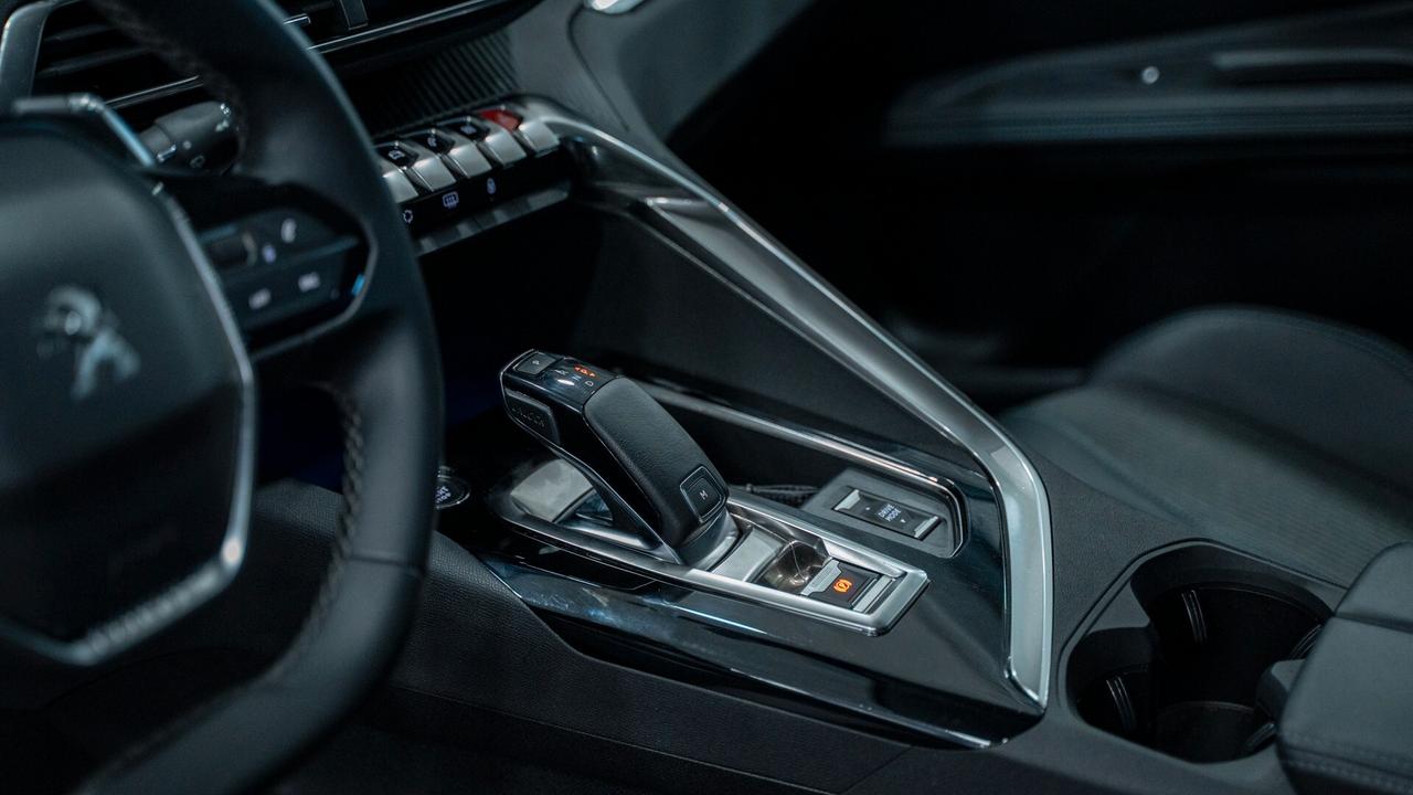 Peugeot 3008 1.5 BLUEHDI ALLURE PACK EAT8 SES 131 CV AUTO VIRTUL COCKPIT FULL