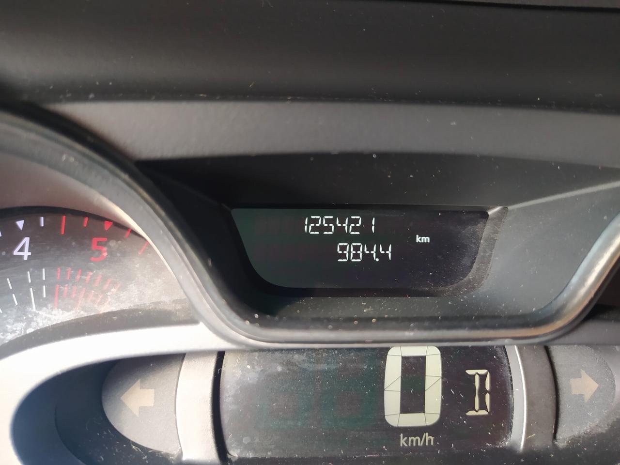 Renault Captur dCi 8V 90 CV EDC Start&Stop Energy Initiale Paris
