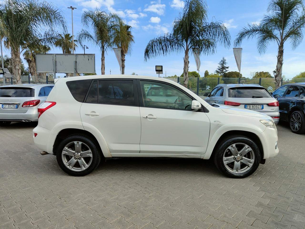 Toyota RAV 4 RAV4 Crossover 2.2 D-Cat 177 CV Executive