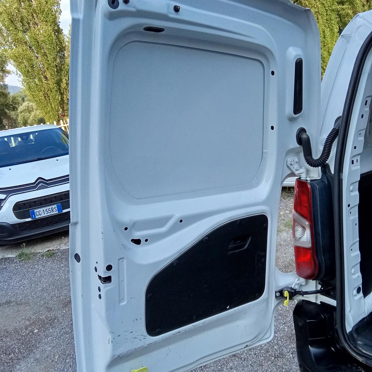 Citroen Berlingo BlueHDi 75 Van 3 posti 019