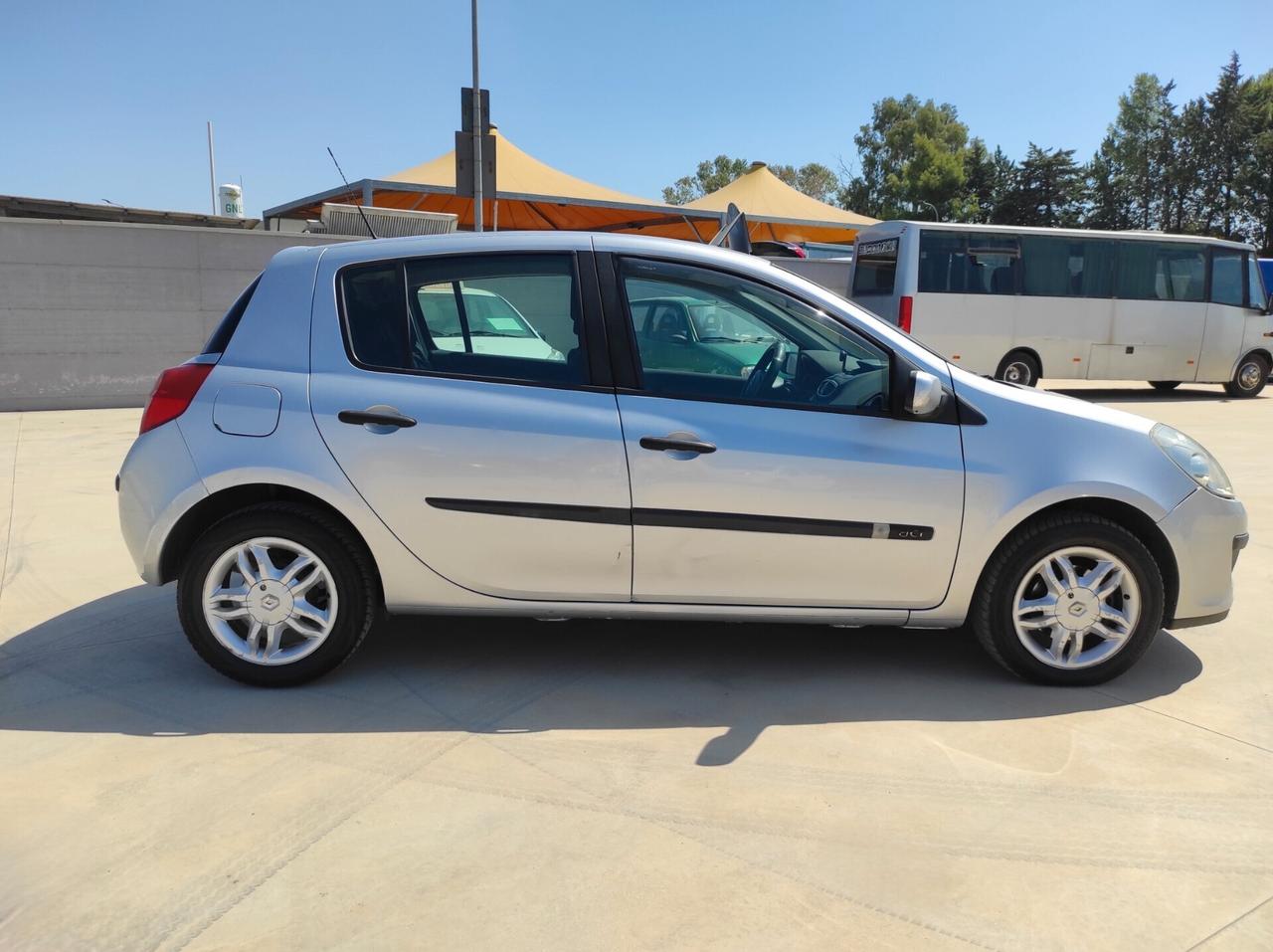 Renault Clio 1.5 dCi - 85cv NEOPATENTATI