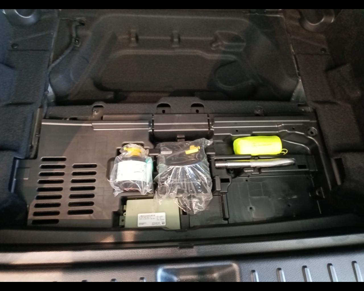 Mercedes-Benz GLB - X247 2019 - GLB 180 d Premium Easy Tech auto