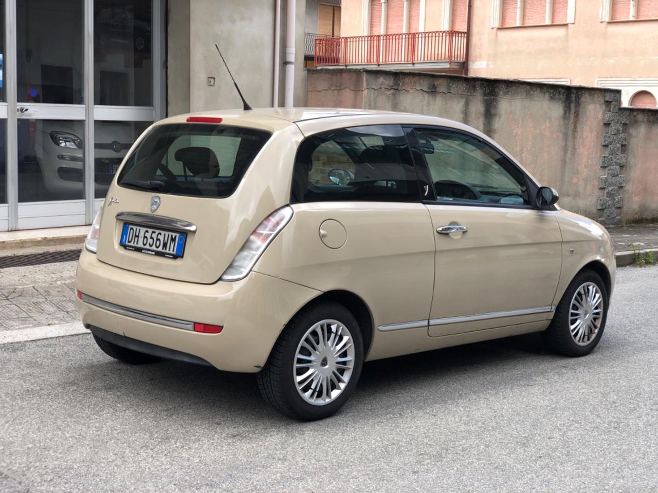 Lancia Ypsilon 1.2 Oro Bianco