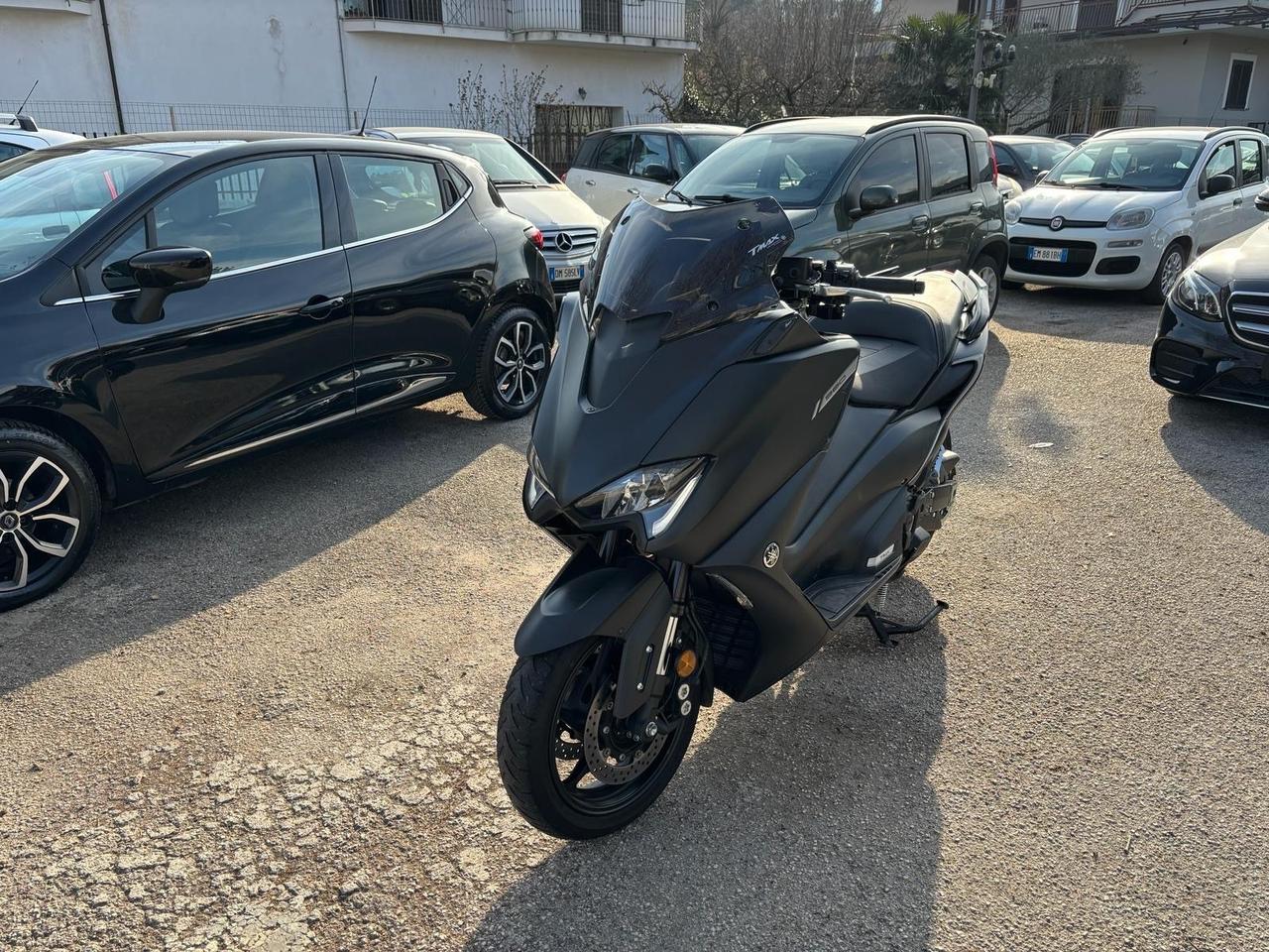 YAMAHA T-MAX 560