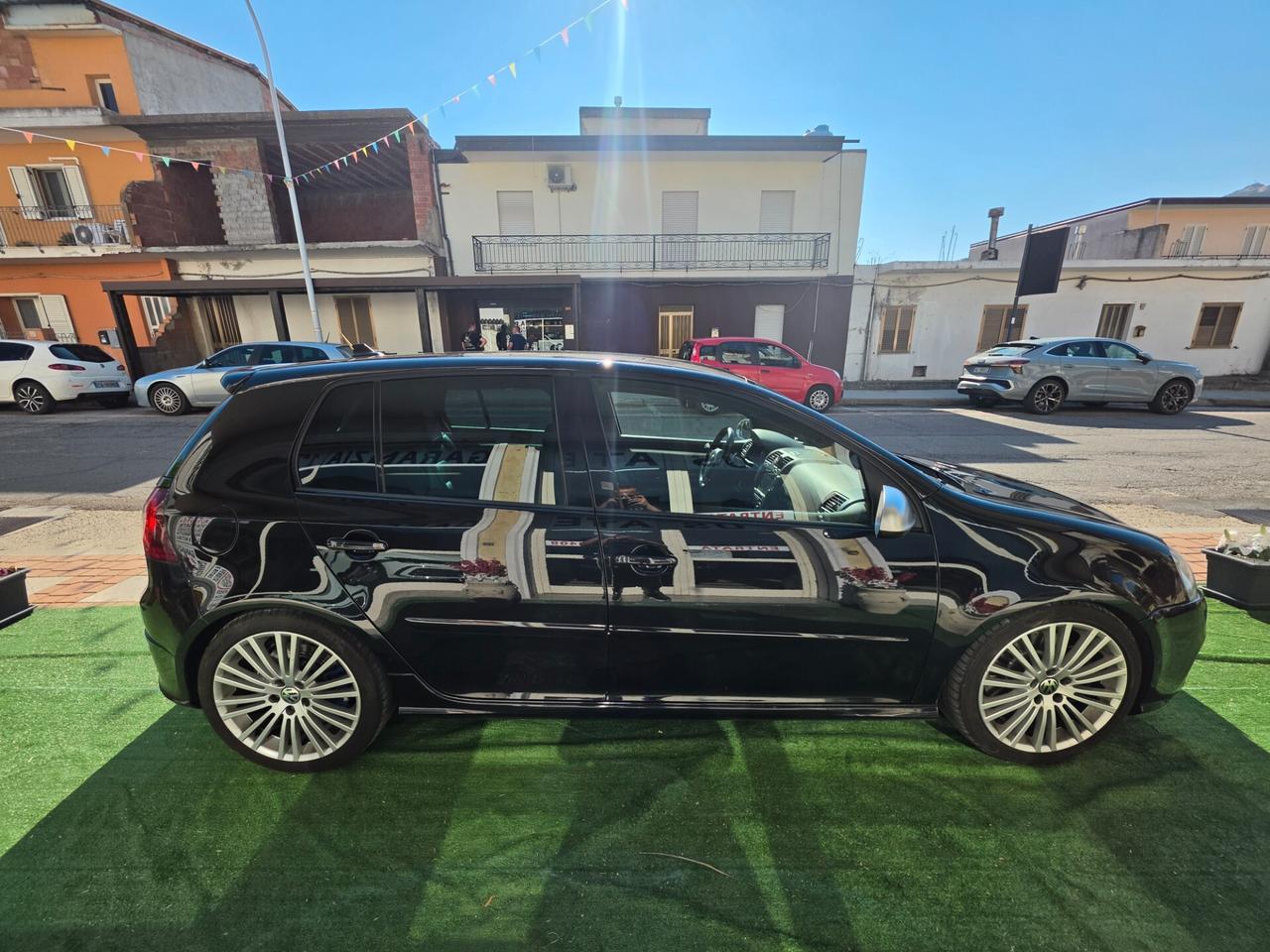 Volkswagen Golf 3.2 VR6 4mot. 5p. DSG R32