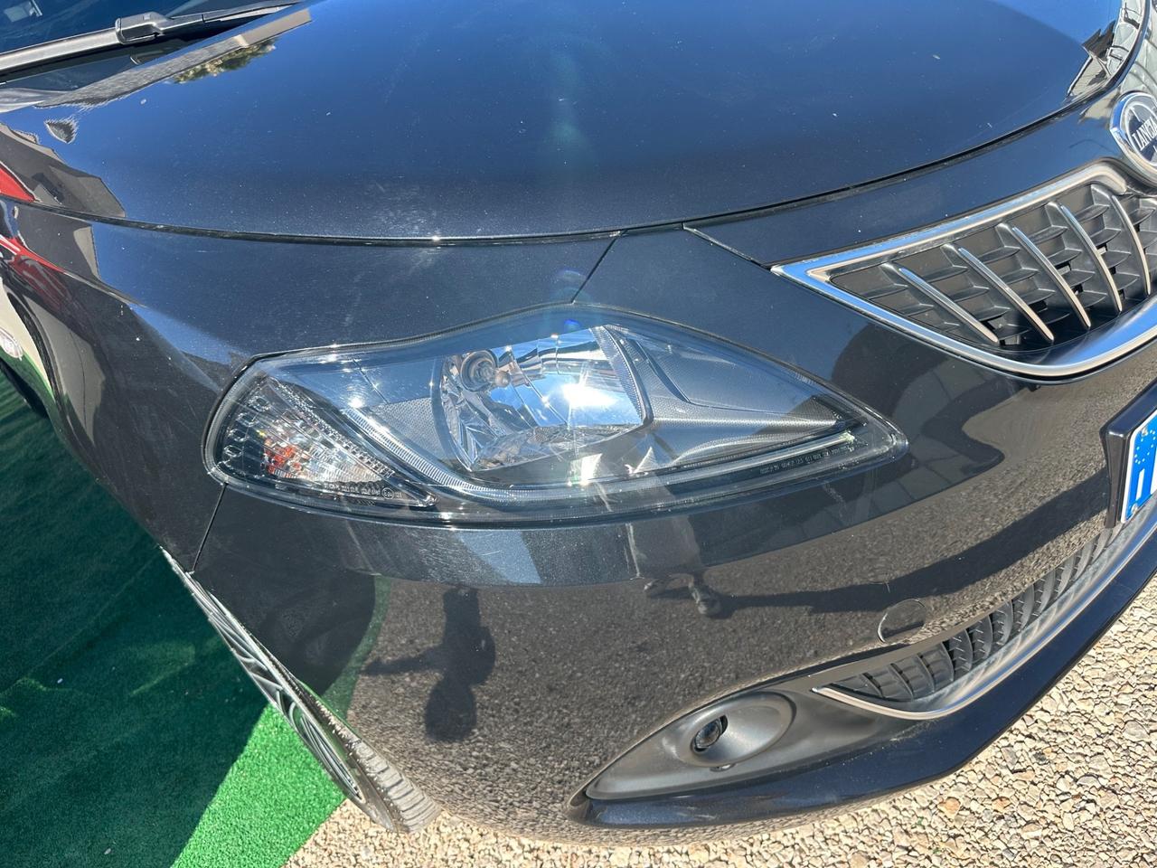 Lancia Ypsilon 1.0 FireFly 5 porte S&S Hybrid Gold