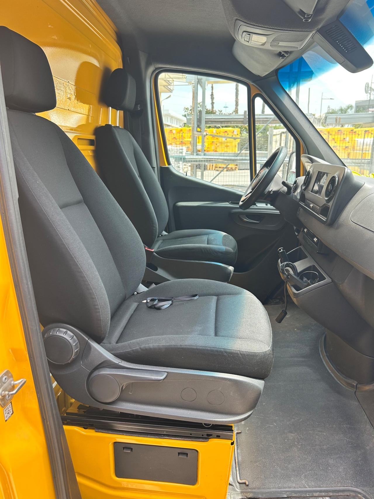 Mercedes Benz Sprinter Carroattrezzi