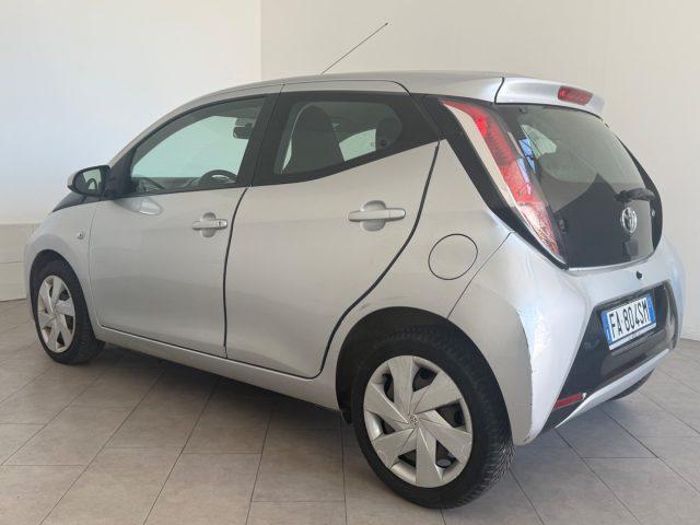 TOYOTA Aygo 1.0 VVT-i 69 CV 5 porte x-wave
