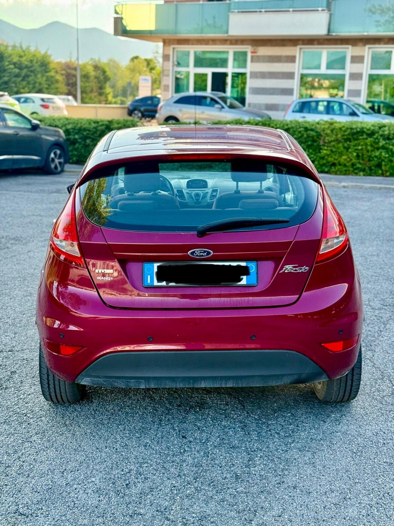 Ford fiesta Diesel 1.4 TDCi neopatentati UNIPROPRIETÀ