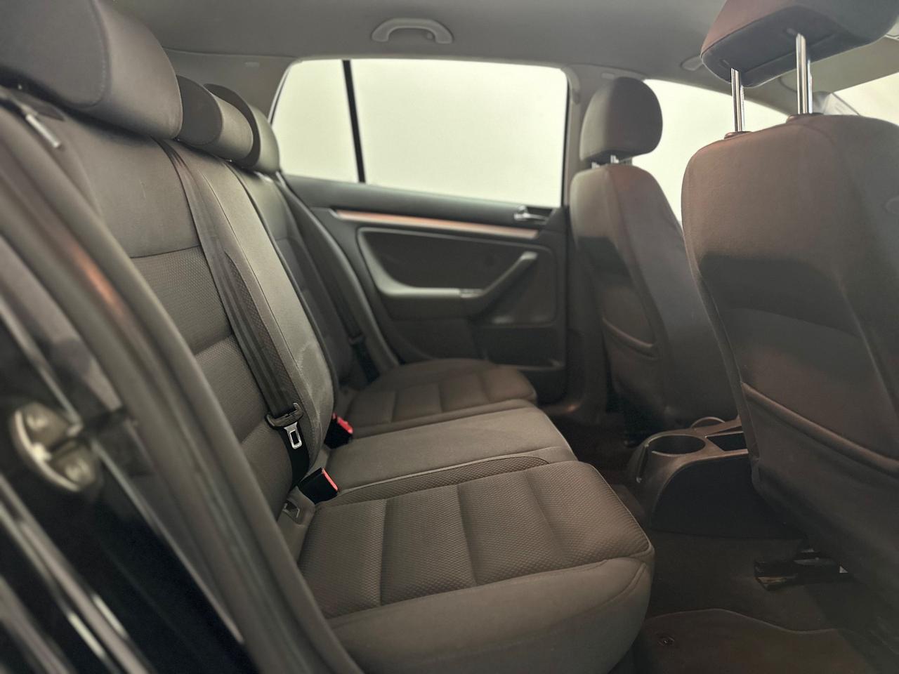 Volkswagen Golf 1.6 16V FSI 5p. Sportline NEOPATENTATI